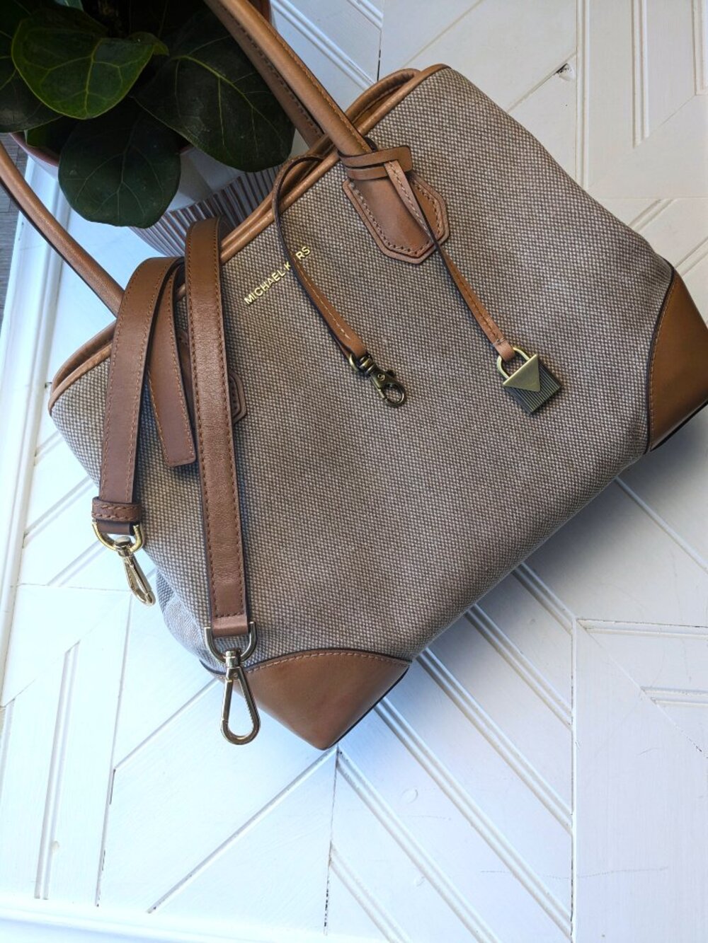 MICHAEL KORS Mercer Gallery Medium Canvas Satchel - Picture 6 of 13